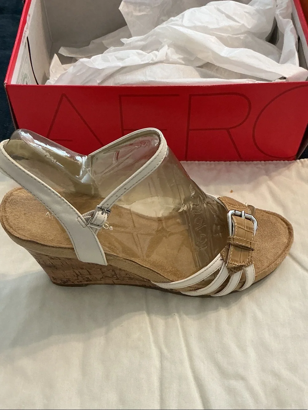 AEROSOLES White and Tan Buckle Slingback Wedge